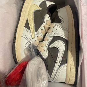 SOLD Jordan 1 Retro low Travis Scott